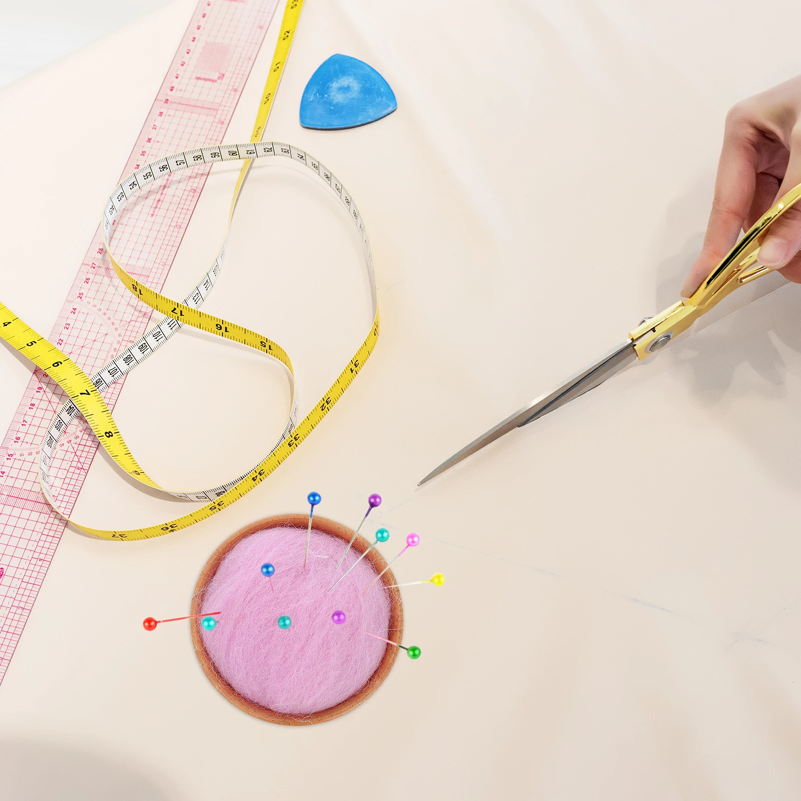 

1pc Semi-circular Needle Thread Box Wooden Base Wool Ball Pincushion Portable Sewing Needle Holder Embroidery Storage