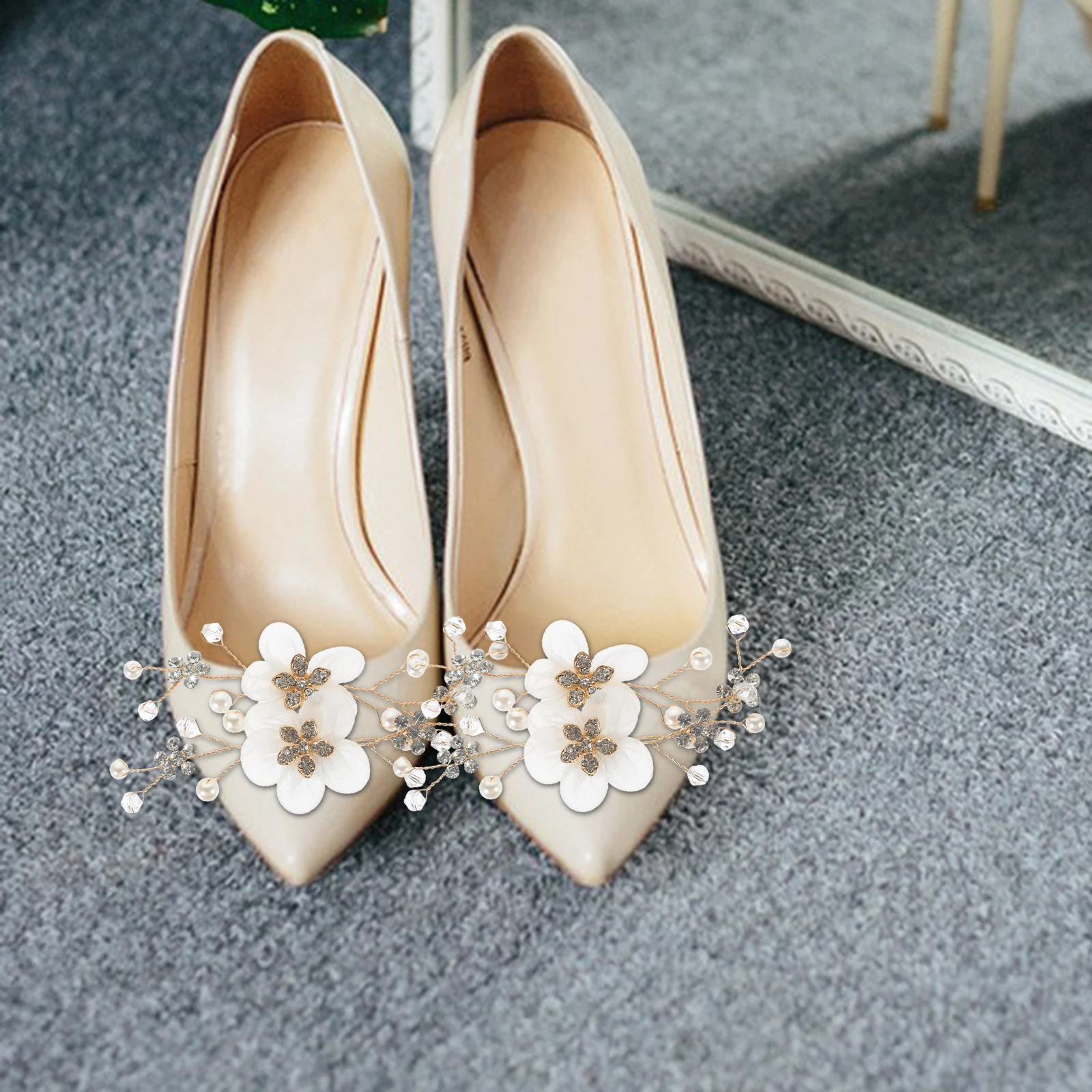 

2 Pcs Pearl Decorated Wedding Shoe Clips Elegant Flower Bridal Accessories Reusable For Pumps Heel Special Occasions