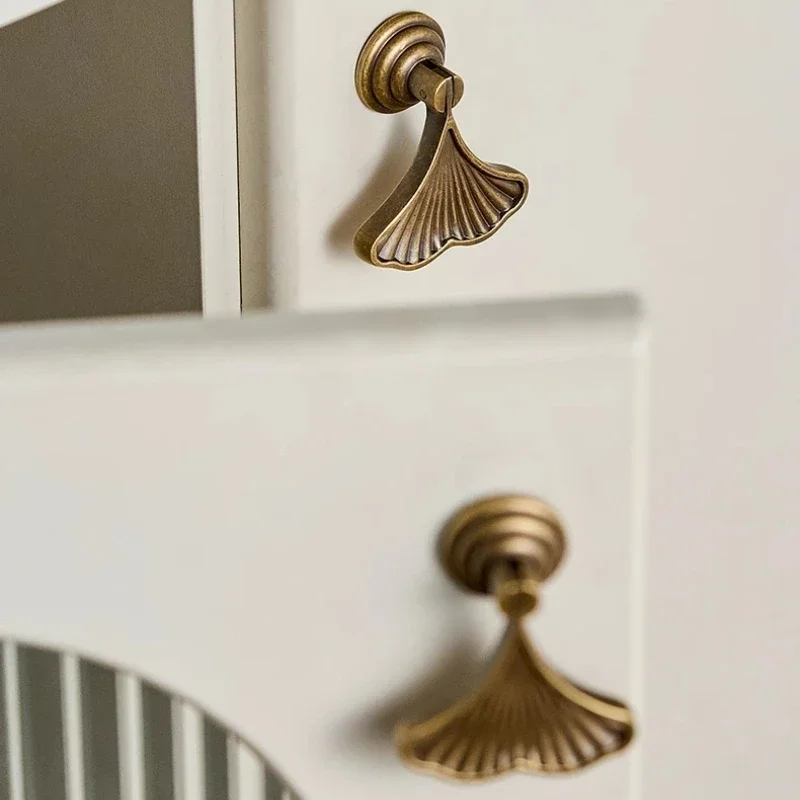yesBrass Retro Style Furniture Ginkgo Leaf Cabinet Door Handle Drawer Wardrobe Door Antique Copper Single Hole Handle Knob Hardw
