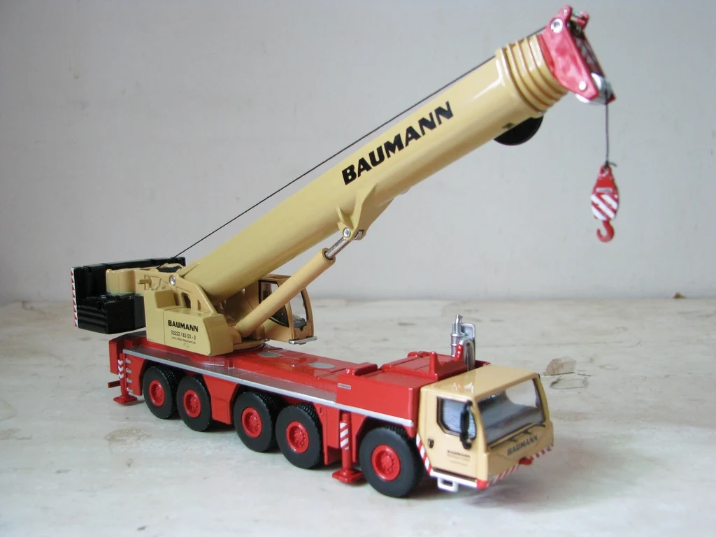 دييكاست 1:87 IMC مقياس LIEBHERR LTM1250-5.1 BAUMANN سبيكة سيارة نموذج تحصيل لعبة هدية تذكارية عرض حلية
