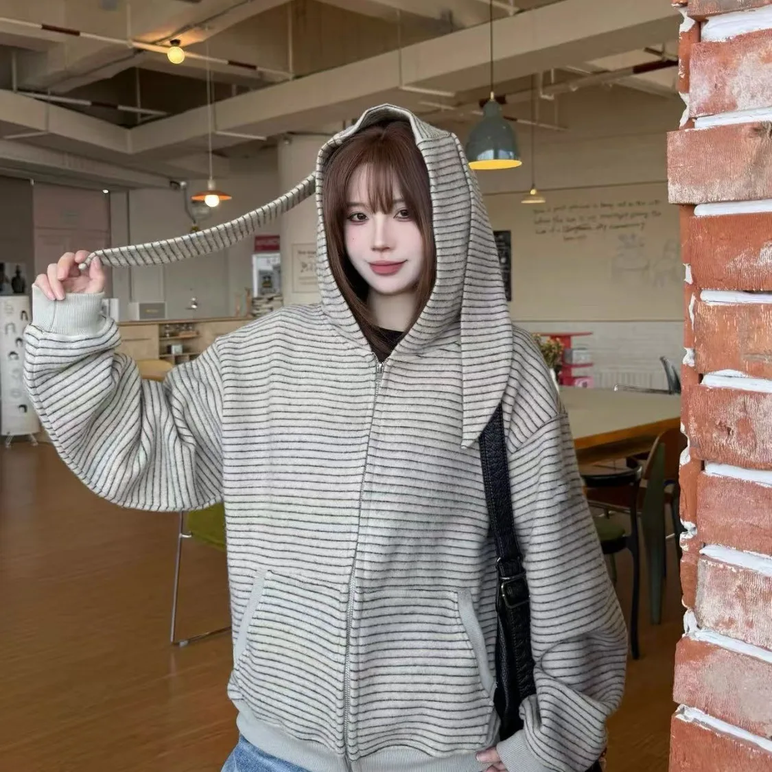 

Утепленная жилетка-худи из кроличьего меха Slim Fit для мужчин и женщин, осенне-зимняя, с полосатым узором, повседневная верхняя одежда, комфортная, мягкая, из полиэстера