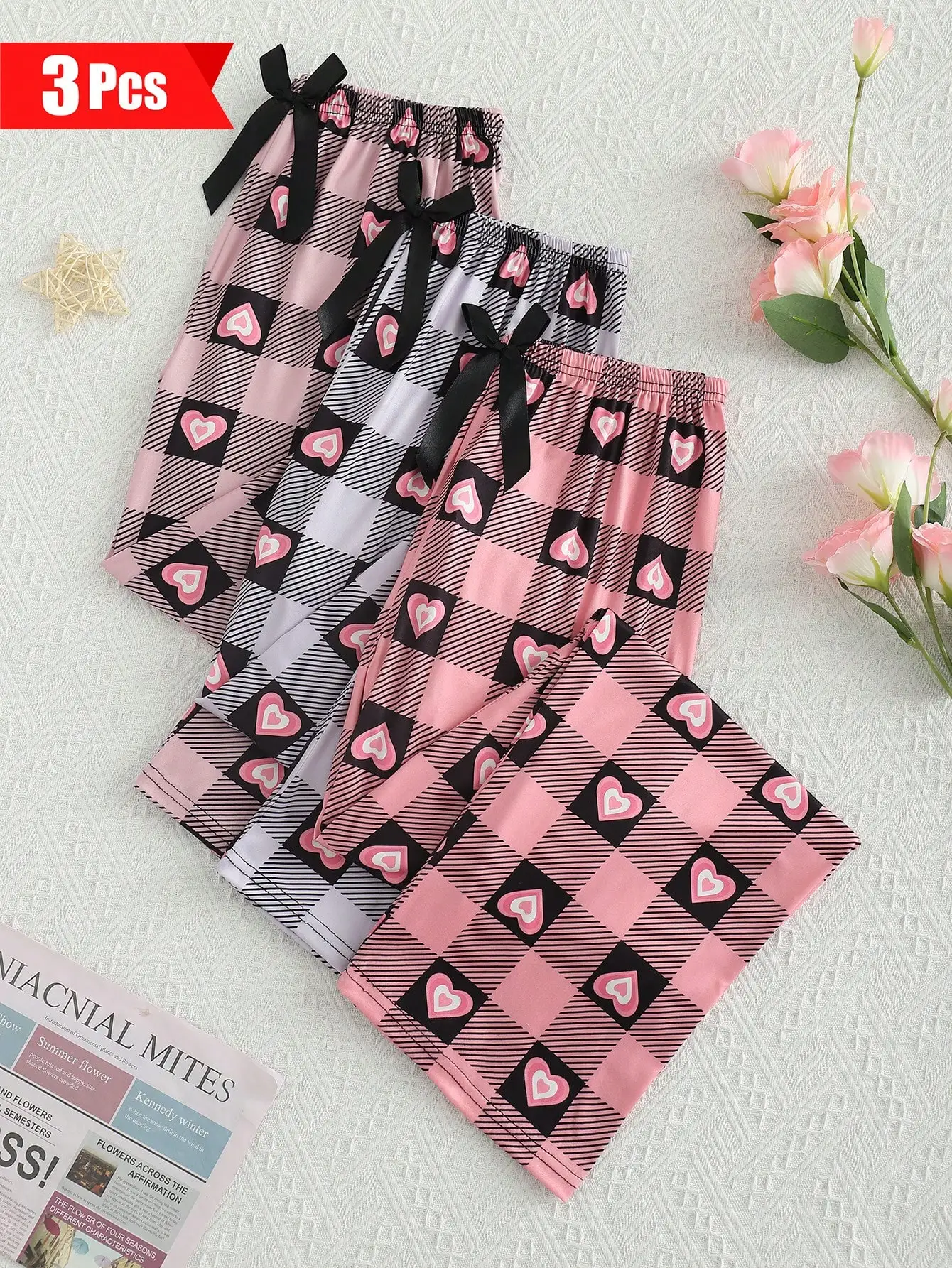 

Комплект из 3-х штук: пижамные штаны в клетку с сердечками, эластичный пояс с бантом, мягкие домашние шорты для женщин