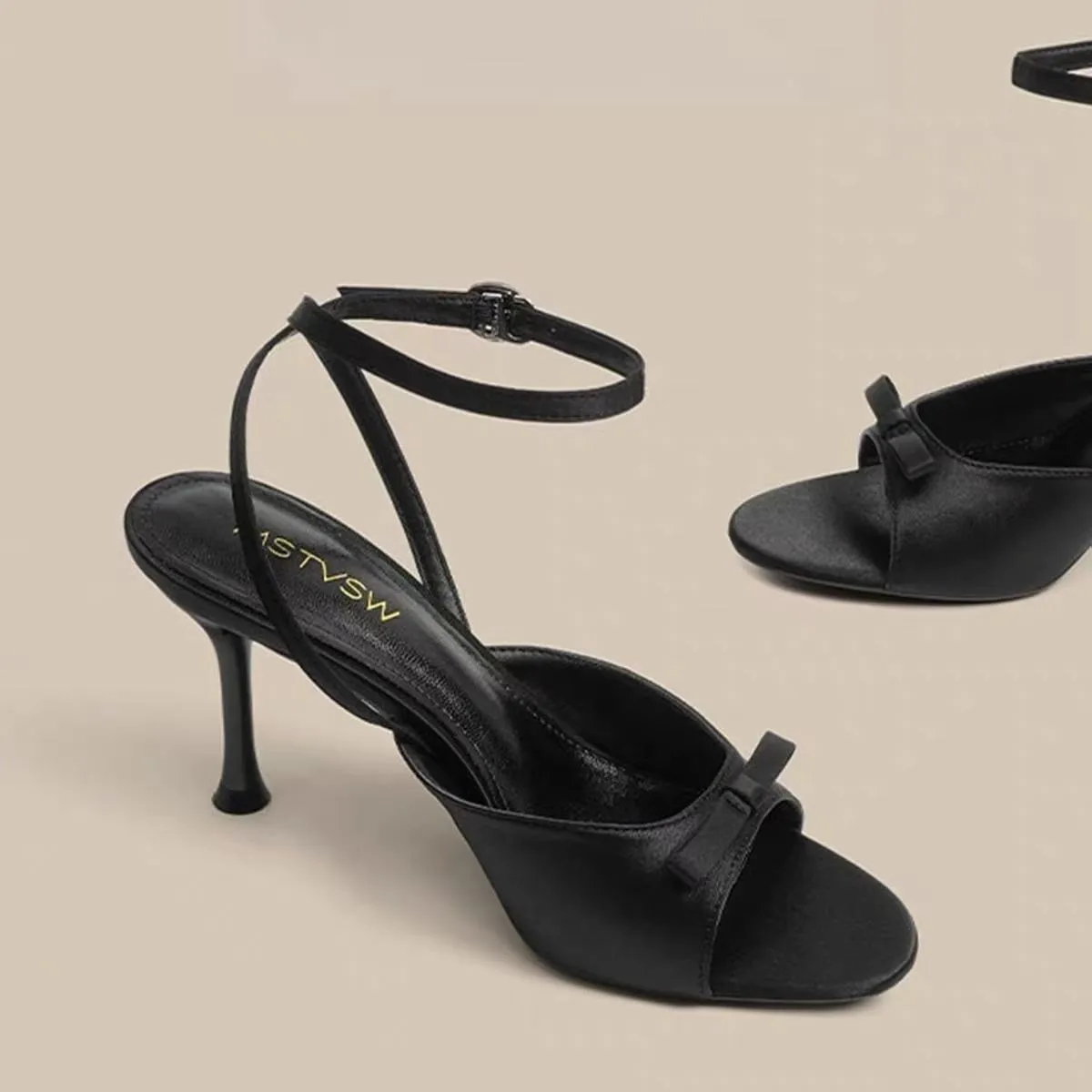 

Women’s Summer Black Strappy Sandals, New Thin-heeled Style with Bow, Pair with Skirts, Trendy Hot-selling High Heels