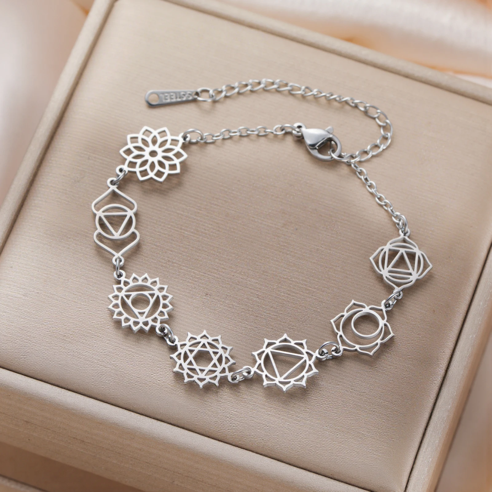 Pulsera con dije de Yoga de 7 Chakras, pulseras de mano de acero inoxidable, joyería espiritual para mujer, regalo de cumpleaños, nuevo en