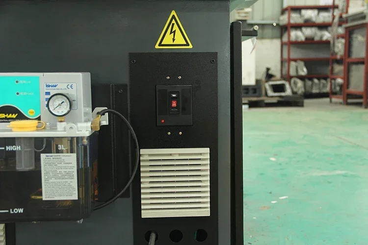 CNC Automatic Iron Steel Pipe  with Feeding System Metal Pipe Cutting Processing Equipment for Industrial Use