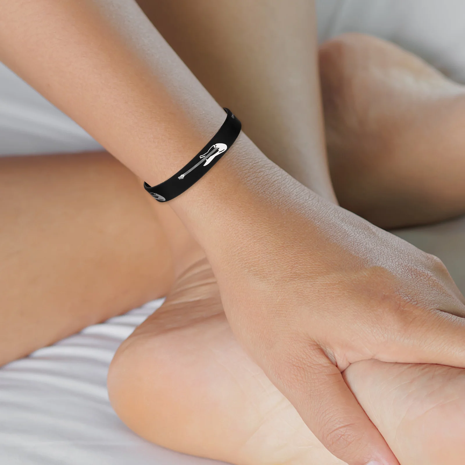 

20Pcs Guitar Silicone Wristbands Elastic Reusable Bracelets for Birthday Bridal Shower Fashion Wrist Bands Bracelets Men