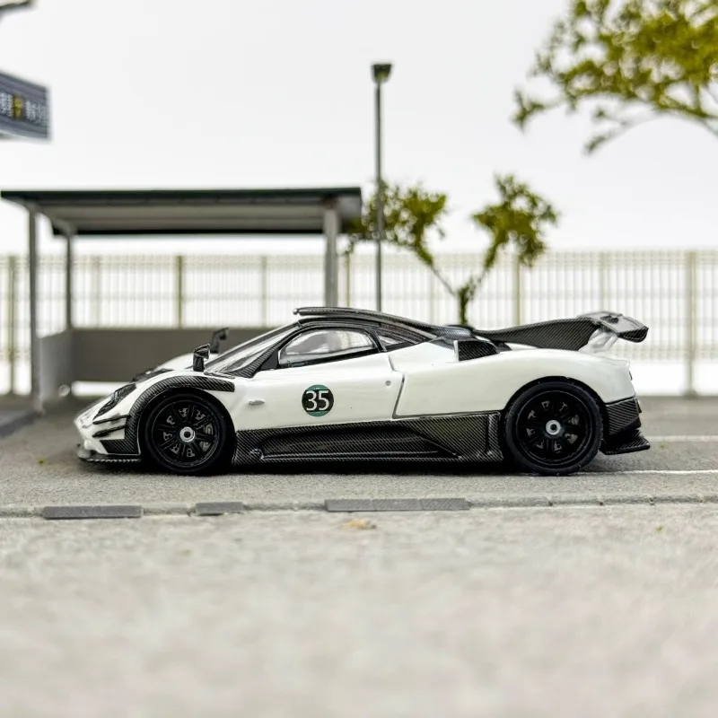 HKM 1/64 Pagani Zonda Kerstversie Legering Speelgoed Motorvoertuig Diecast Metaal Model Geschenken