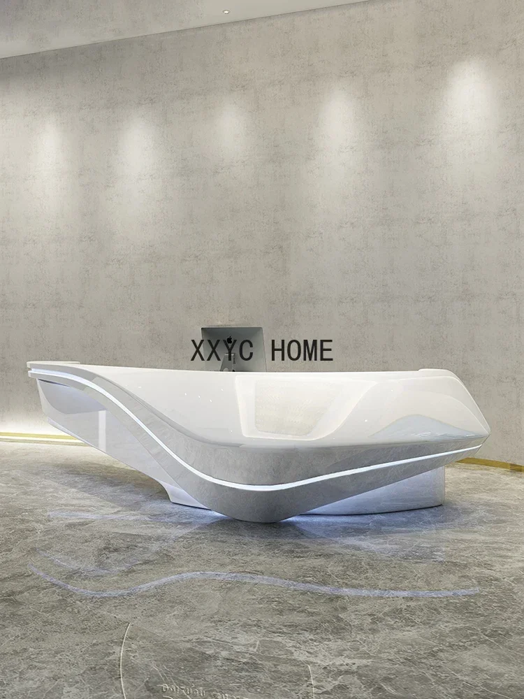 

Стойка ресепшн изогнутой формы, барная стойка премиум-класса, индивидуальная настройка барной стойки