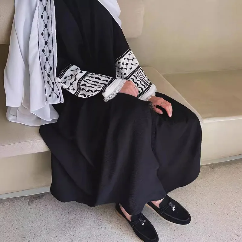 Rugas Soft Abaya Crepe Bordado Tassel vestido muçulmano, Modest vestuário islâmico, Ramadan Kaftan, Dubai, Novo, 2024