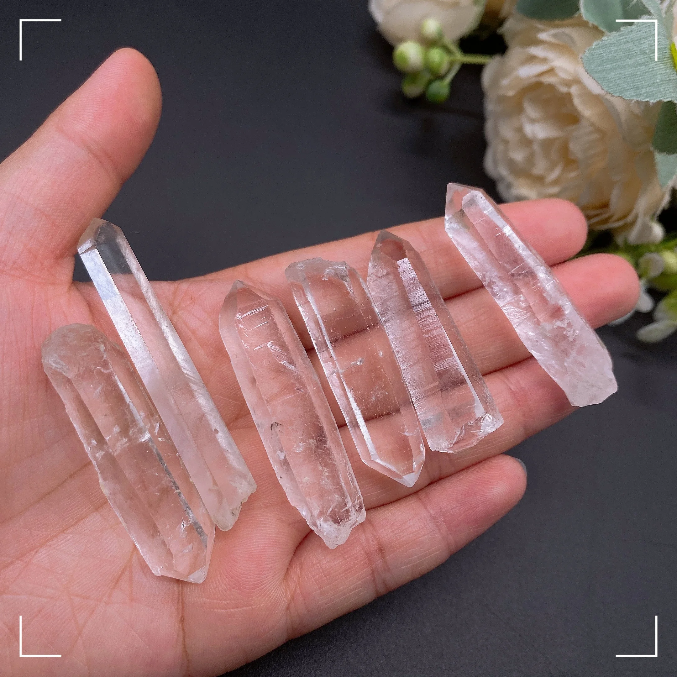 Wholesale 100g Unpolished Clear Quartz Crystal Raw Column Stone Wand Point Healing Stones Home Decor Natural Quartz Crystal Gift