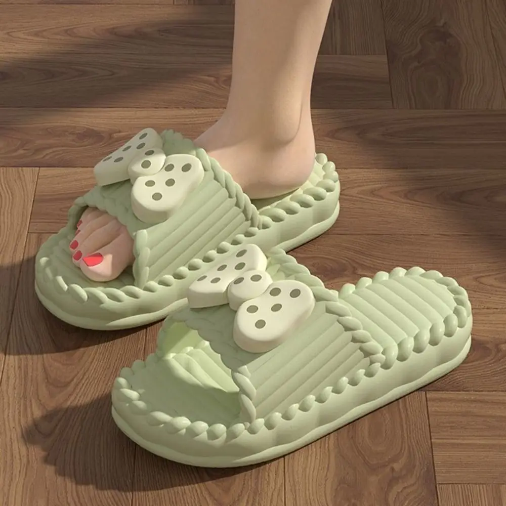 Niedliche PVC-Damen-Slipper mit Schleife, bequeme, rutschfeste Haussandalen, weiche Sohlen, leichte Badeslipper für den täglichen Gebrauch. – Detail 10