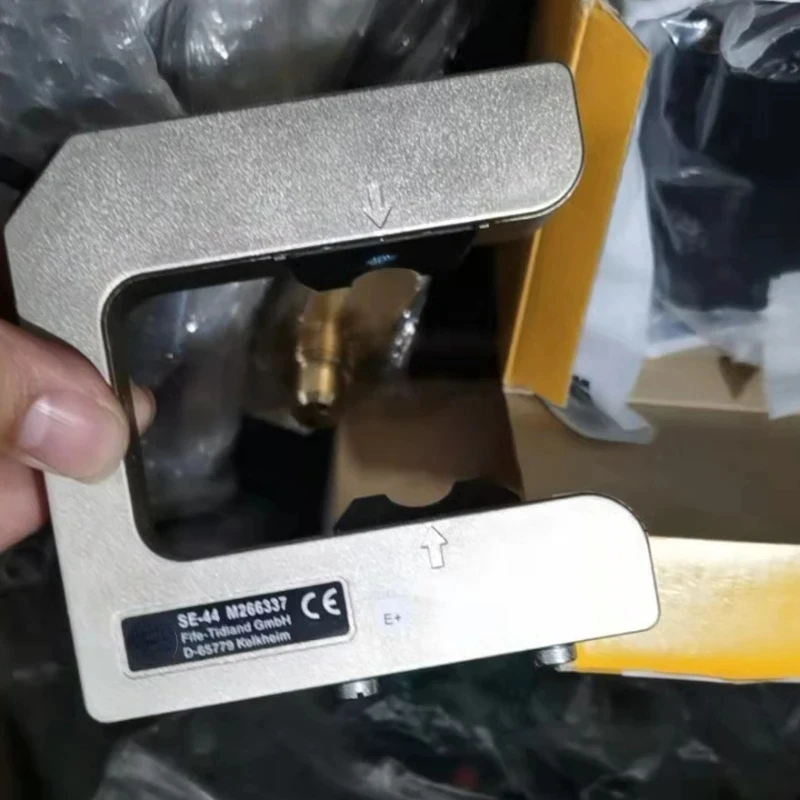 

FIFE MAXCESS SE-44 web guide sensor