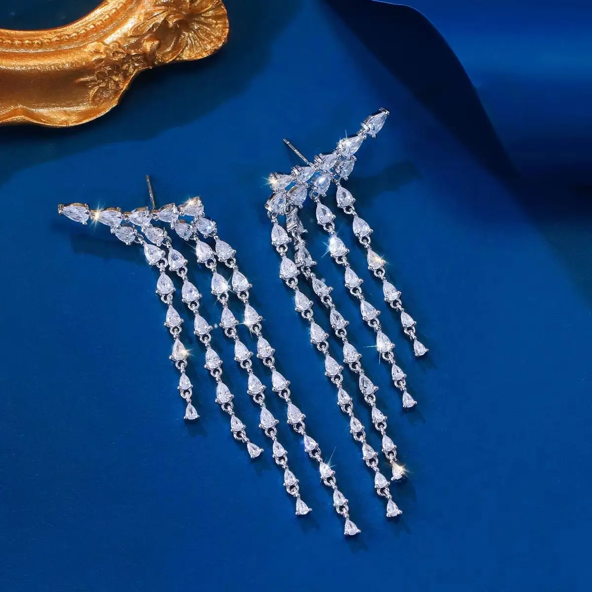 

Длинные серьги-кисточки Pera для женщин, изысканные роскошные блестящие серьги с кристаллами циркония, в форме капли, женские украшения для свадьбы и вечеринок DE008