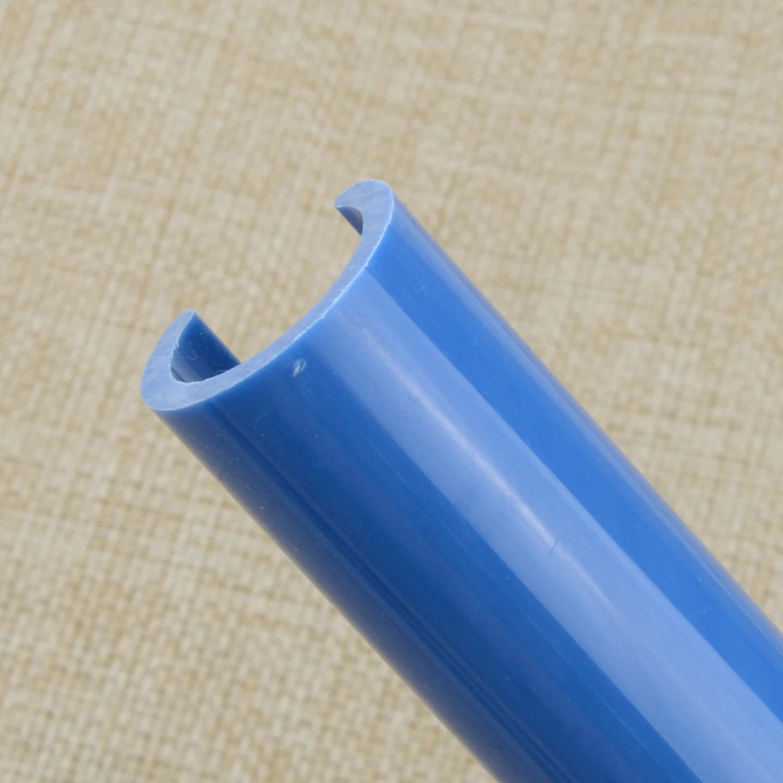 

2Pcs 2.6cm Car Front Grille Water Tank Stripe Blue Plastic Fit for BMW 1 2 3 4 5 6 7 Series F20 F21 F22 F23 F44 F45 F46 F30 F32