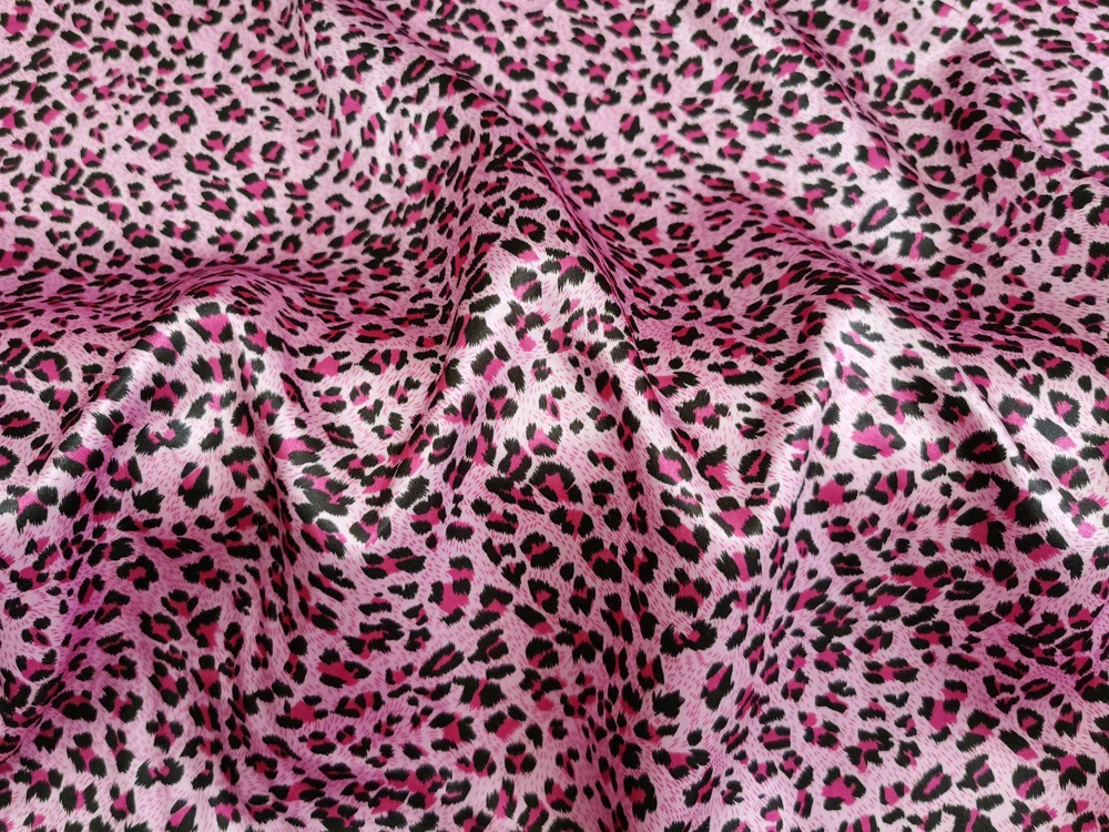 1 Meter x 1,48 Meter Afrika-Leopardenmuster Satinstoff für Schals, Kleider, Pyjamas und Futter – Detail 19