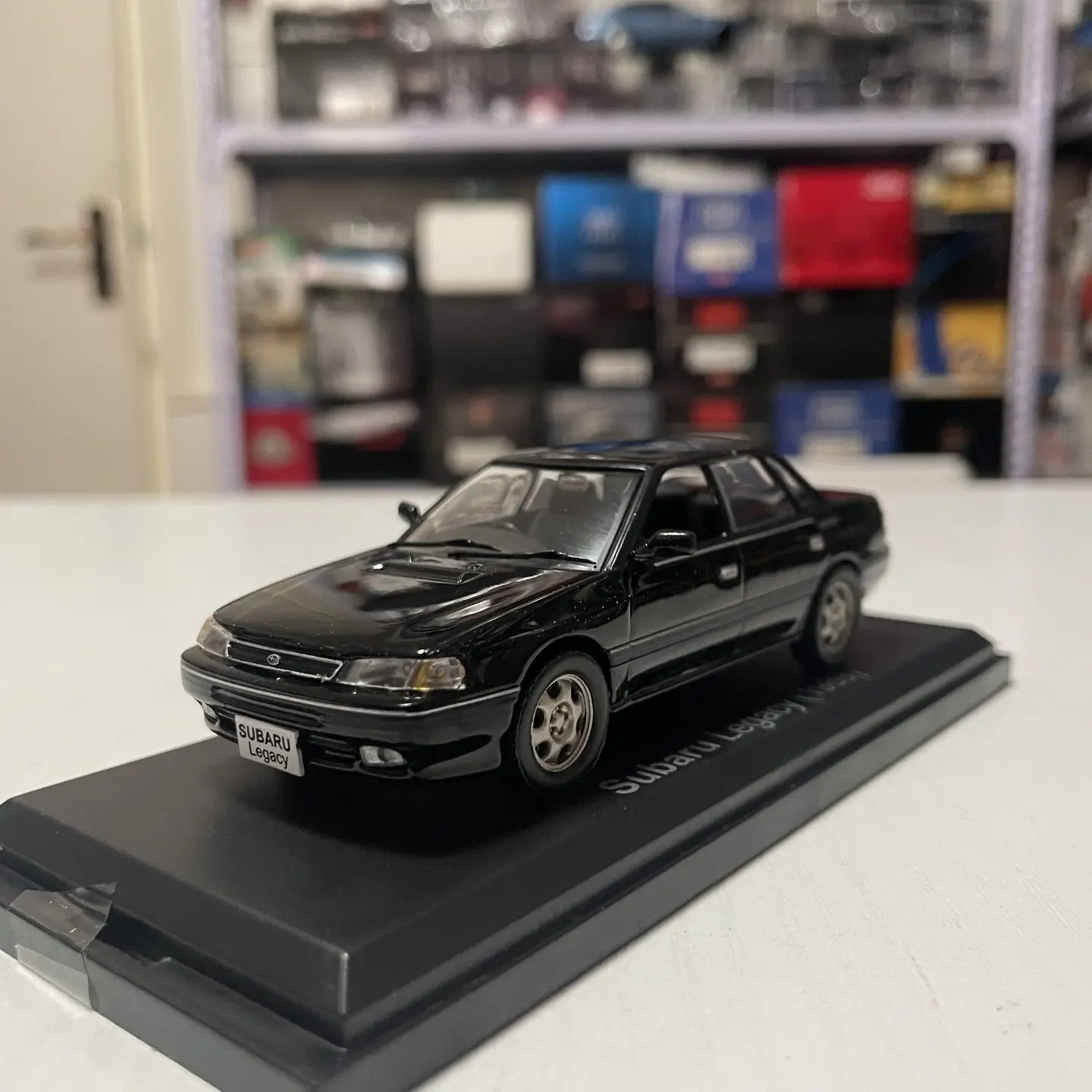 Norev 1:43 Escala Diecast Liga Metálica Preta Subaru Legacy 1989 Carro de Brinquedo Modelo Clássico Nostalgia Presentes para Adultos Lembrança Exibição Estática