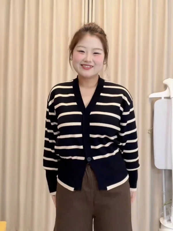 

plus Size Women's Korean Sle V-Ne Knitted Cardigan Slimming Striped Inner Wear Top Faionable Sweater for Autumn Winter