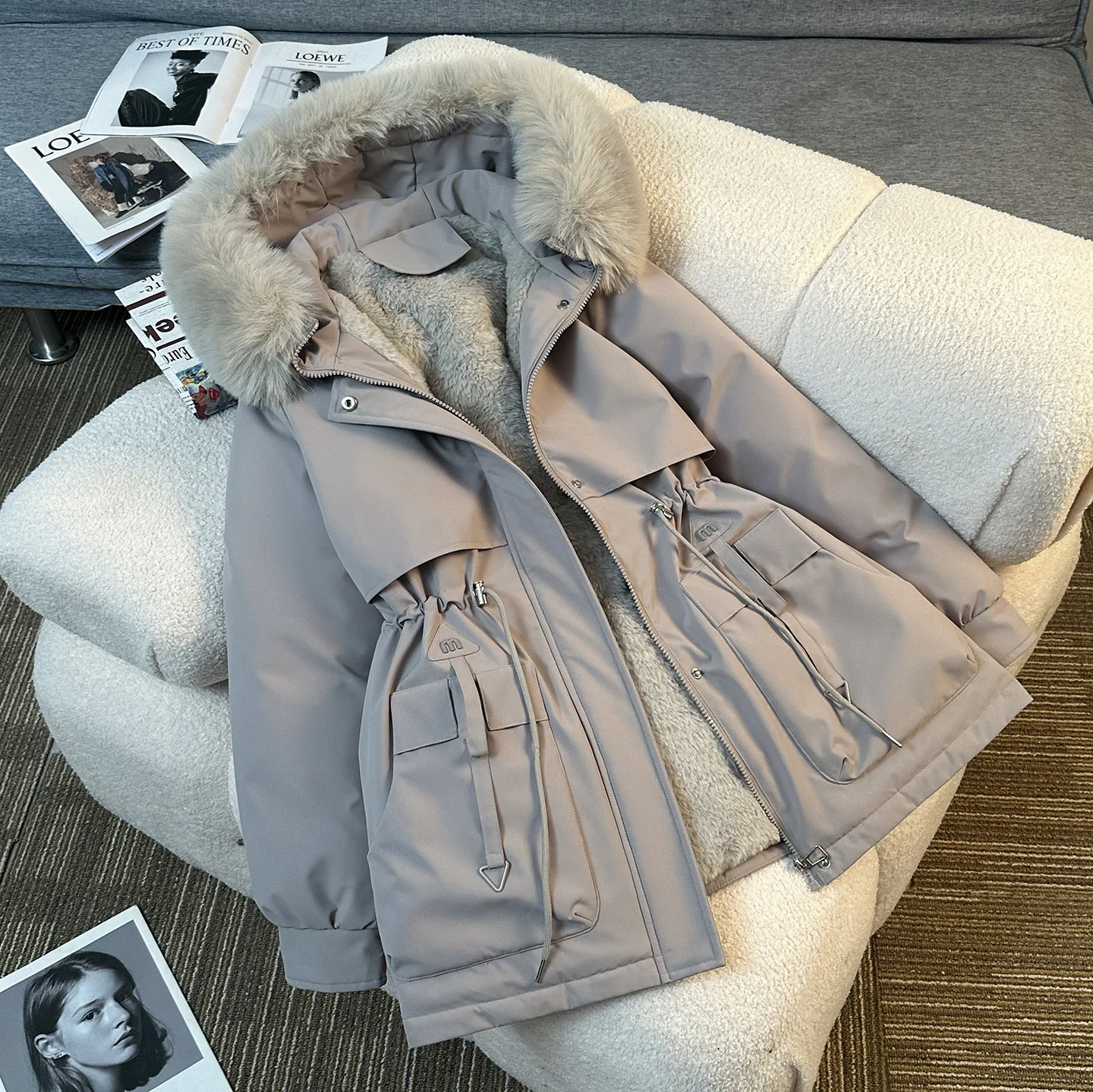 Winter Thickened Women's Parka Coat with Faux Fur Collar Waist-Cinching Hooded Cotton Jacket Warm Long Sleeve Zipper Closure