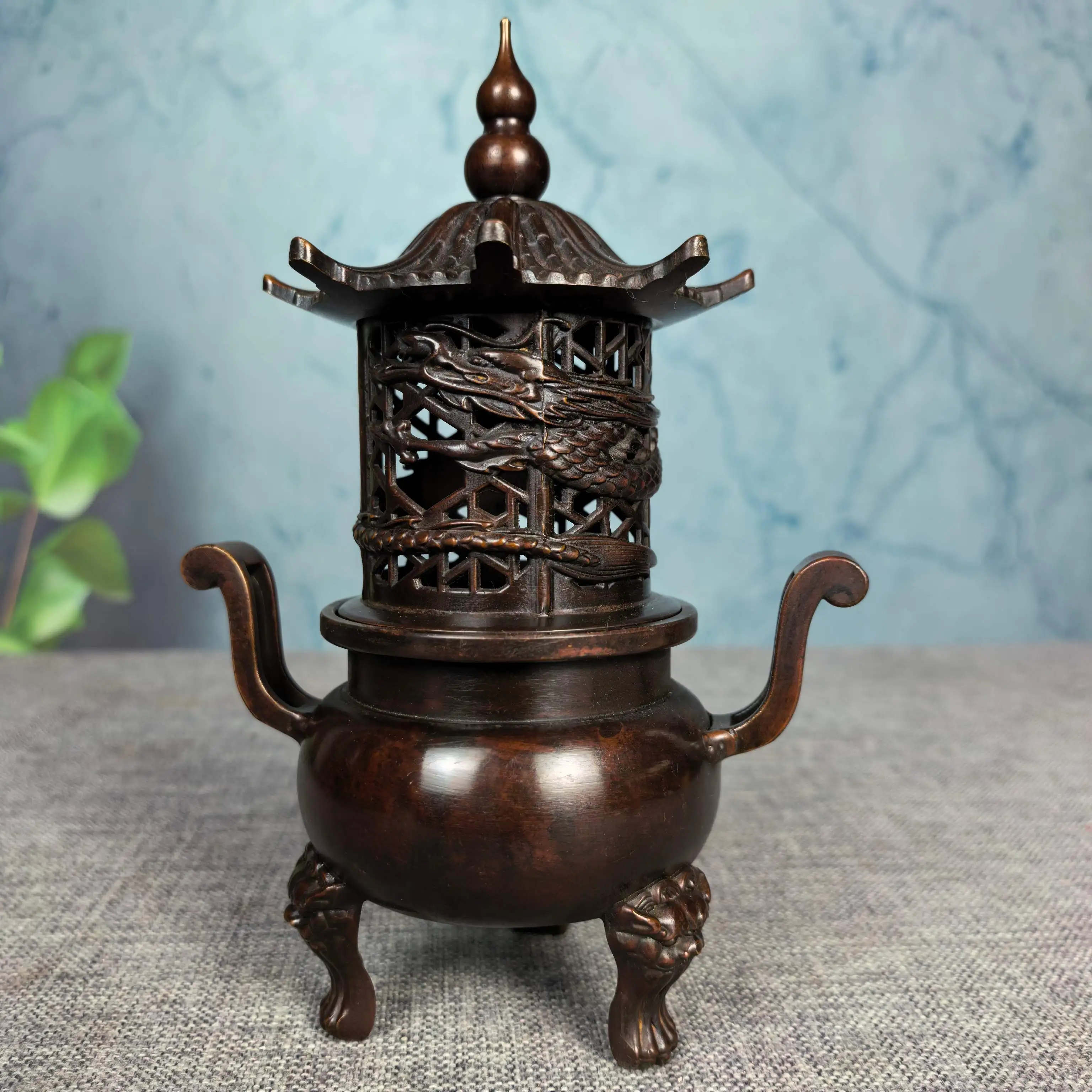 Folk Old Brass stupa Dragon texture Double eared beast head three legged incense burner Ornaments Town house Exorcism