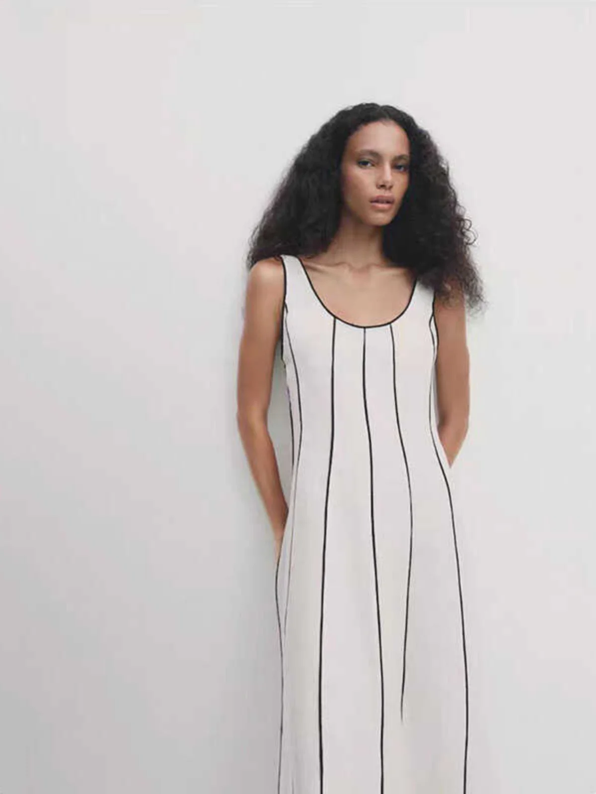 Sommer Neuankömmling Fairylike Slim Fit U-Ne Waist-Cinching Svel Commute Dr für junge Frauen in ihren späten Zwanzigern