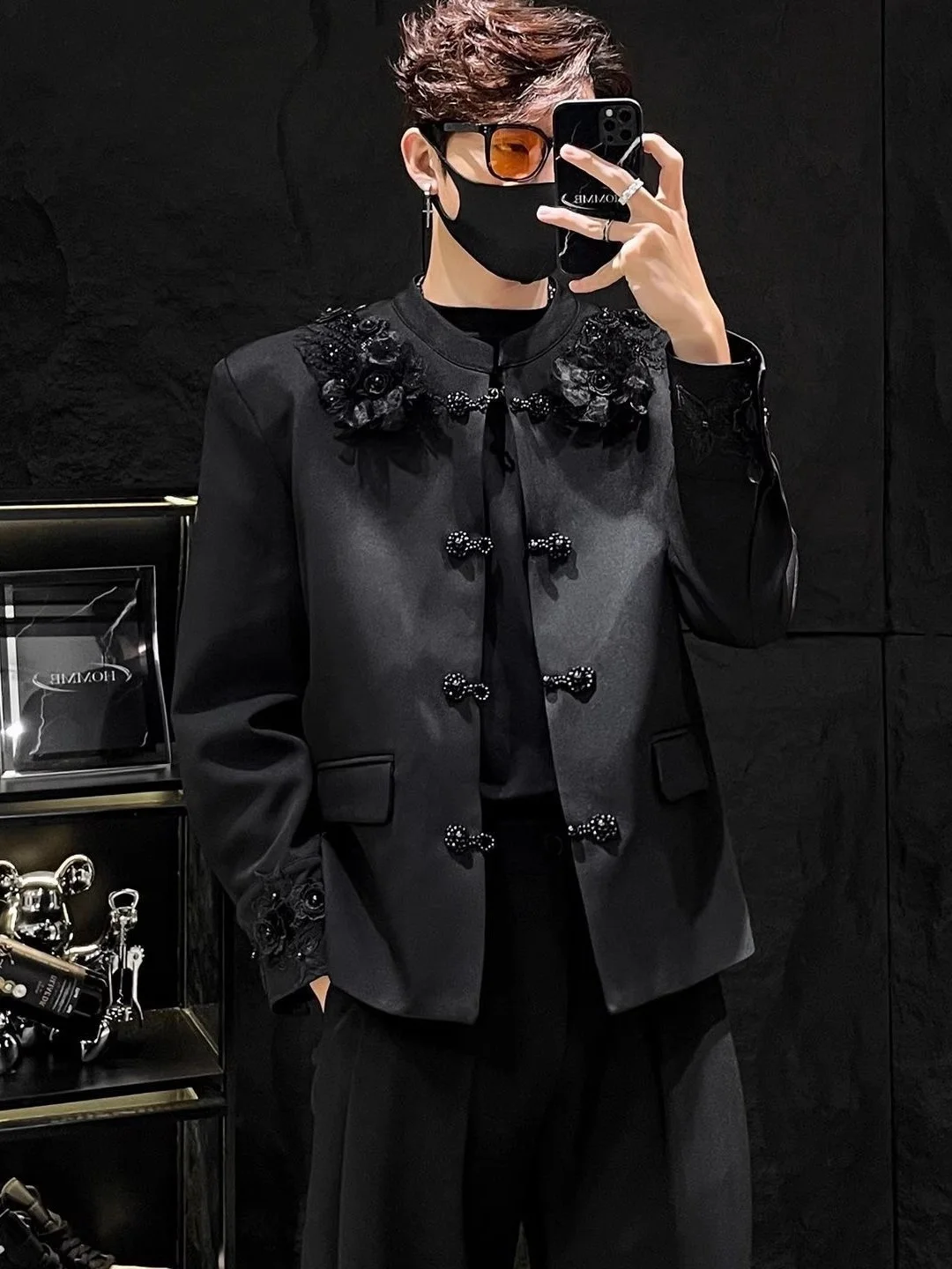 

Новая китайская мужская зимняя куртка с воротником-стойкой, модная, с вышивкой, на пуговицах, молодежная, на молнии, декорированная, приталенного кроя