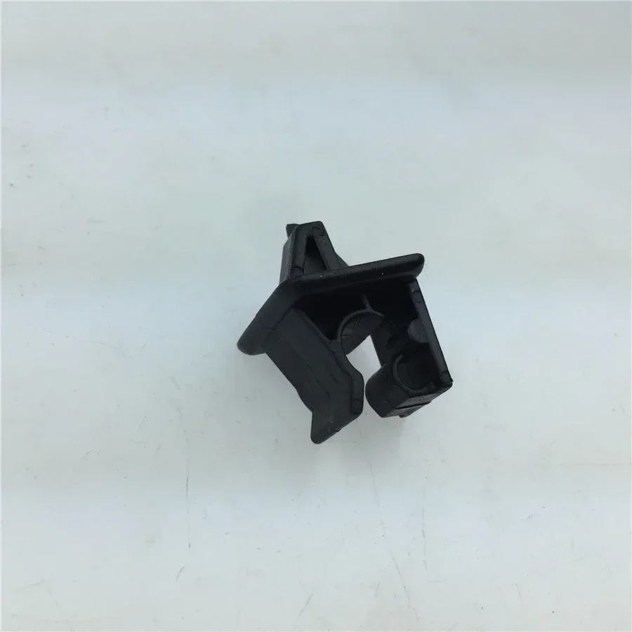 Automobile machine cover support line pipe / hood / air line / Taking a fixed base snap clip