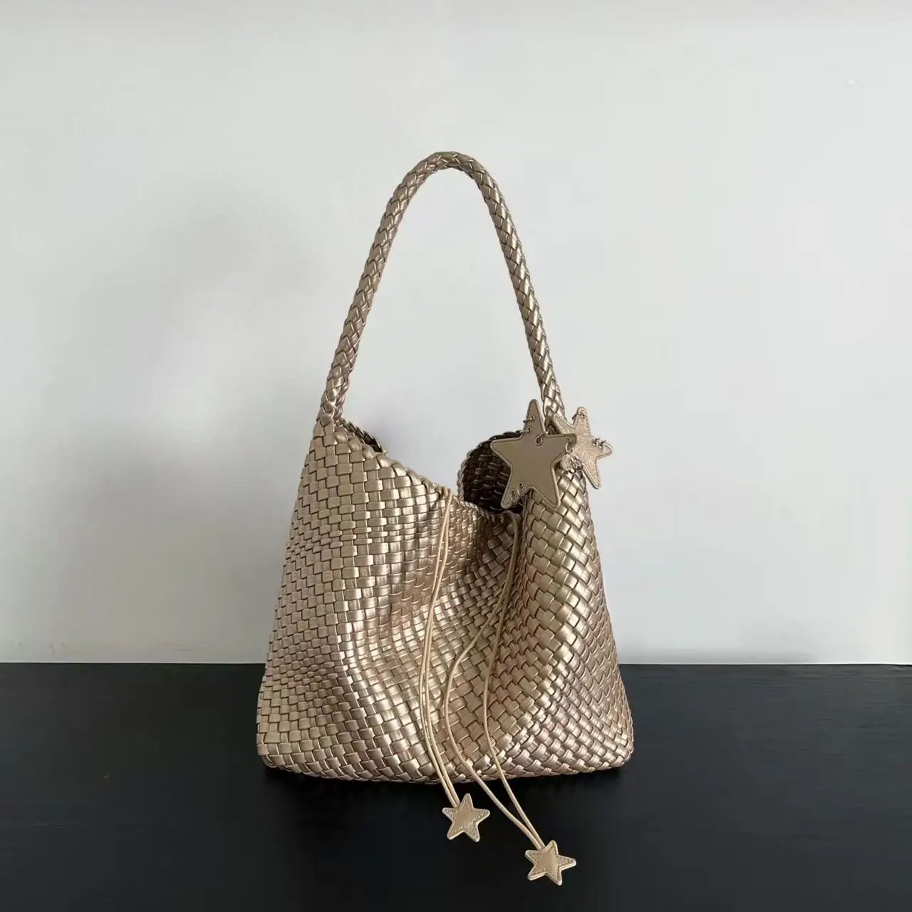 

Champagne Color Fashionable Woven Tote Bag Large Capacity Commuter Handbag Shoulder Bag for Women