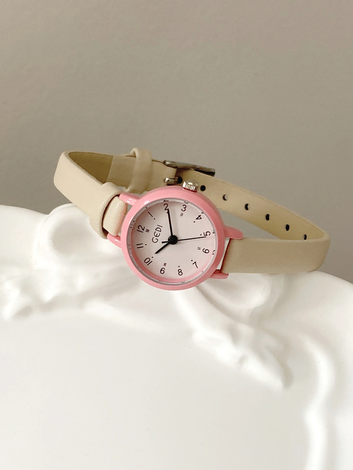 Cream style watch for women, student style, small, exquisite, high-value, fresh, ladies' watch, luxury and high quality