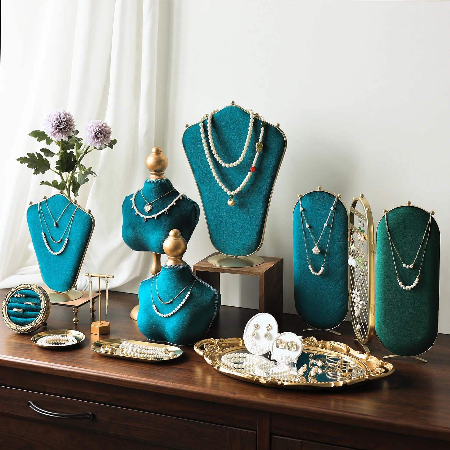 

Necklace Display Stand Peacock Blue Jewelry Holder Hanger Organizer Retro Showcase Holder for Necklaces Earrings Store Display