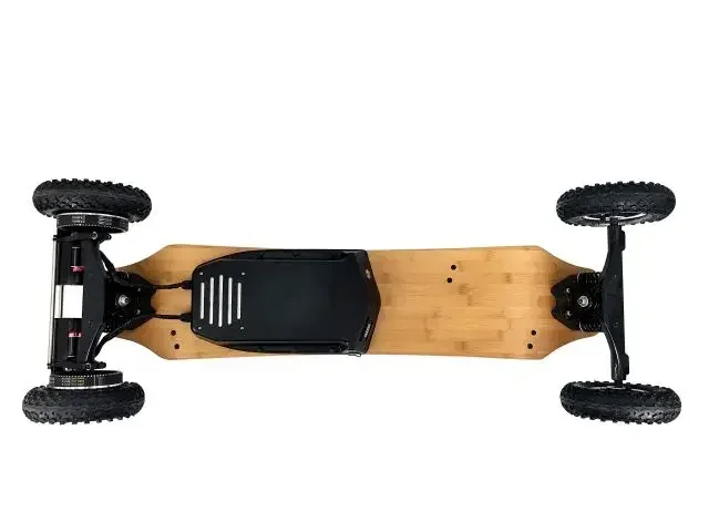 Off-road 9 inch elektrisch skateboard dubbele motor 1650W 36V all-terrain 4 wiel PU-banden unisex 10ah batterij aluminiumlegering