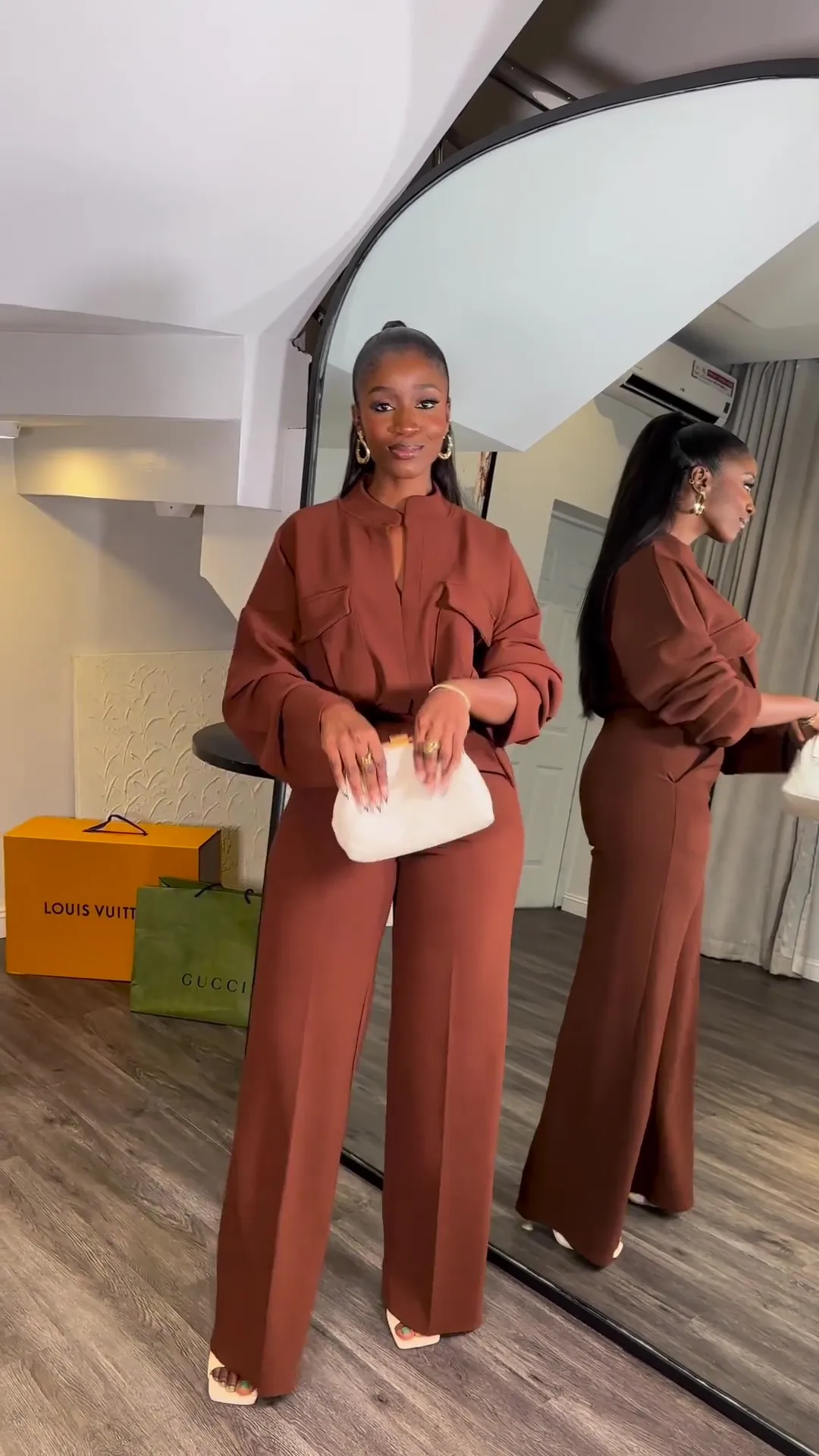 Traje de pantalones informales holgado para uso diario, conjunto de pantalón versátil de colores sólidos para primavera y otoño, Top de manga larga con cuello en V, pantalones de pierna ancha de 2 piezas