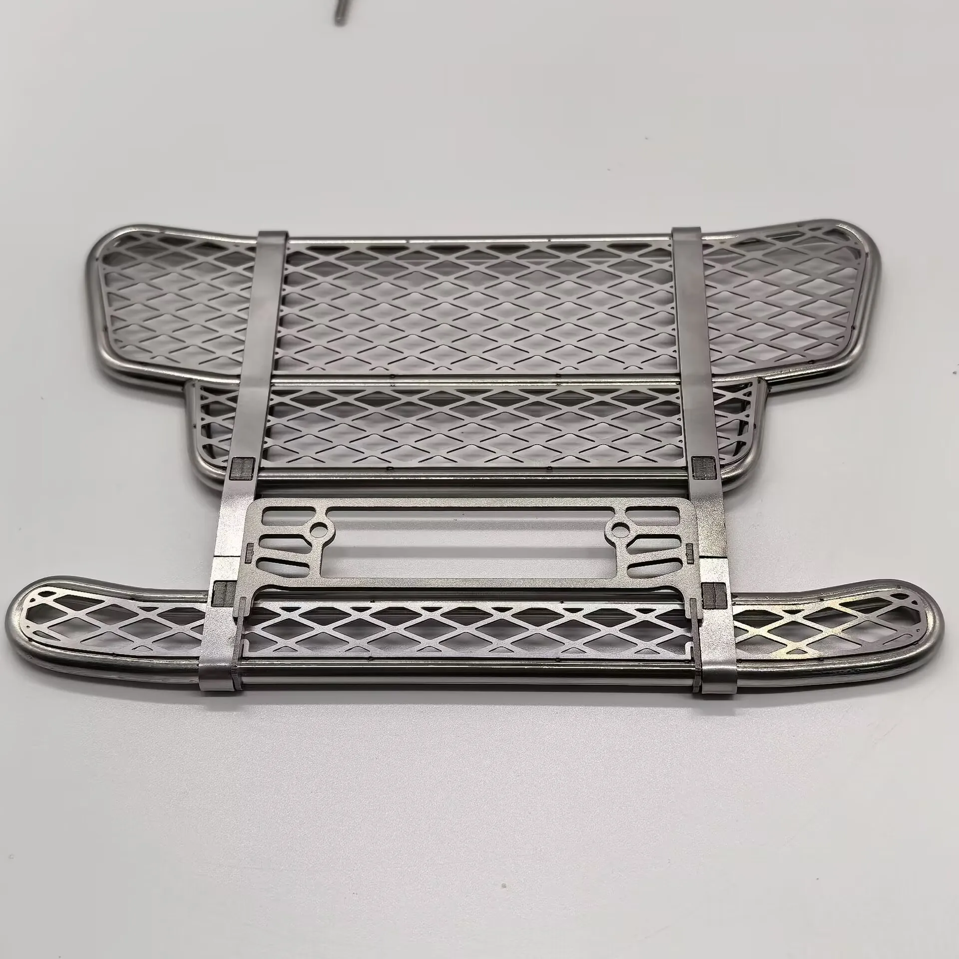 1 Set SCALECLUB 770S RC Spielzeug-LKW 1/14 Frontgrill-Stoßstange für Tamiya 1/14 RC Traktor-LKW 770S Serie Teile Zubehör DIY – Detail 3