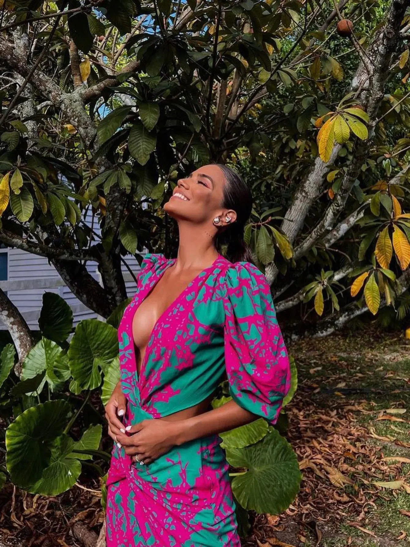 Abito con scollo a V Abito da donna elegante con stampa ritagliata Manica corta a sbuffo Abito lungo estivo aderente Abbigliamento da sera femminile