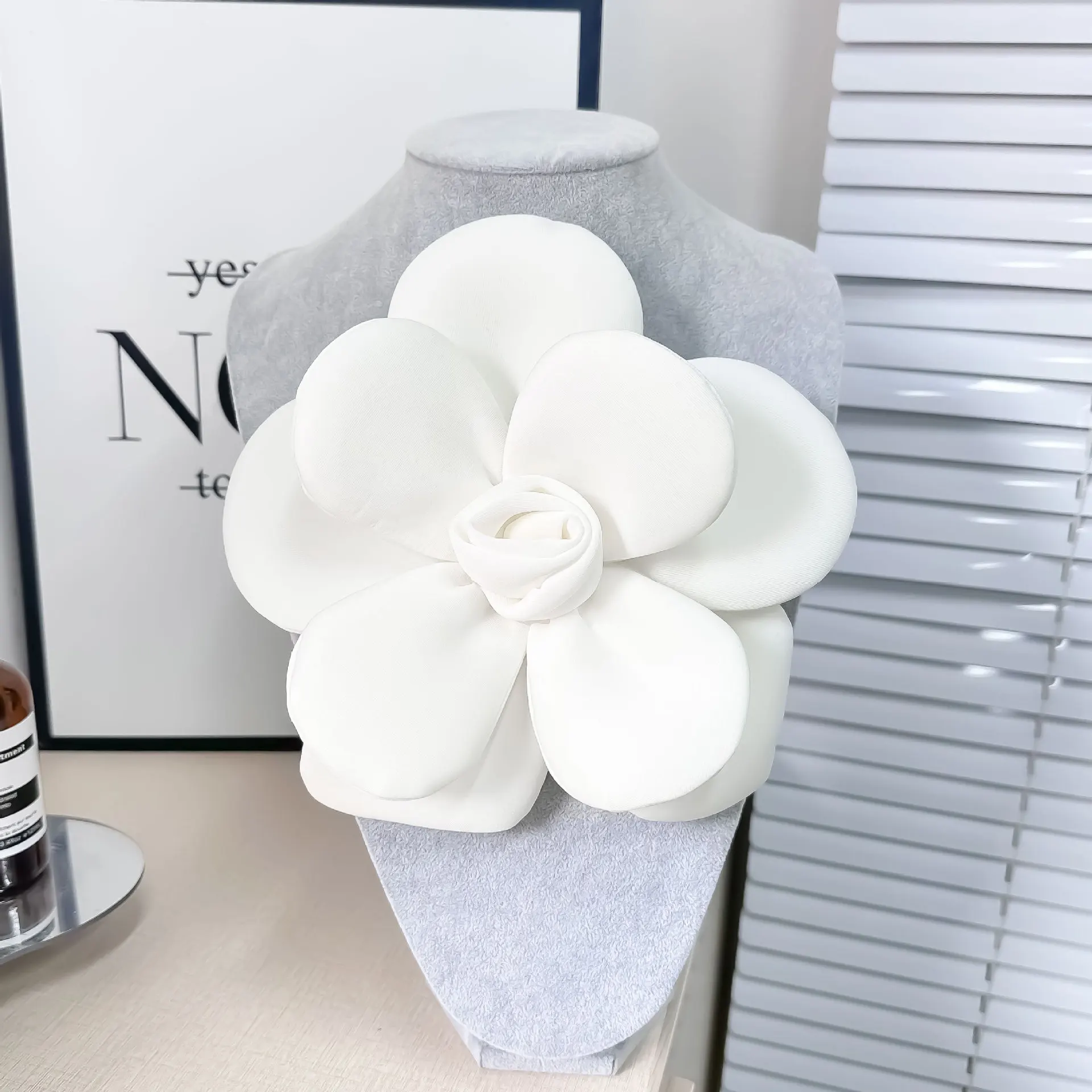 Handmade Flower Brooches Elegant Fashion Corsage Bag Dress Badge Wedding Party Lapel Pins for Women Accessories