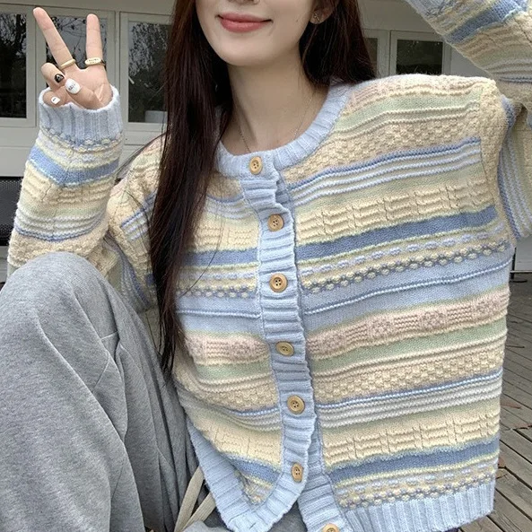 New Loose Striped Outerwear for Early Autumn and Winter 2025, Versatile Knitted Sweater, Thin Cardigan Jacket for Women