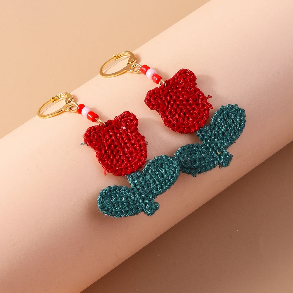 Aihua Rote Farbe Niedliche Gestrickte Blumen Ohrringe für Frauen Mädchen Handgemachte Gehäkelte Blume Rose Ohrringe Geburtstag Party Schmuck Geschenke – Detail 3