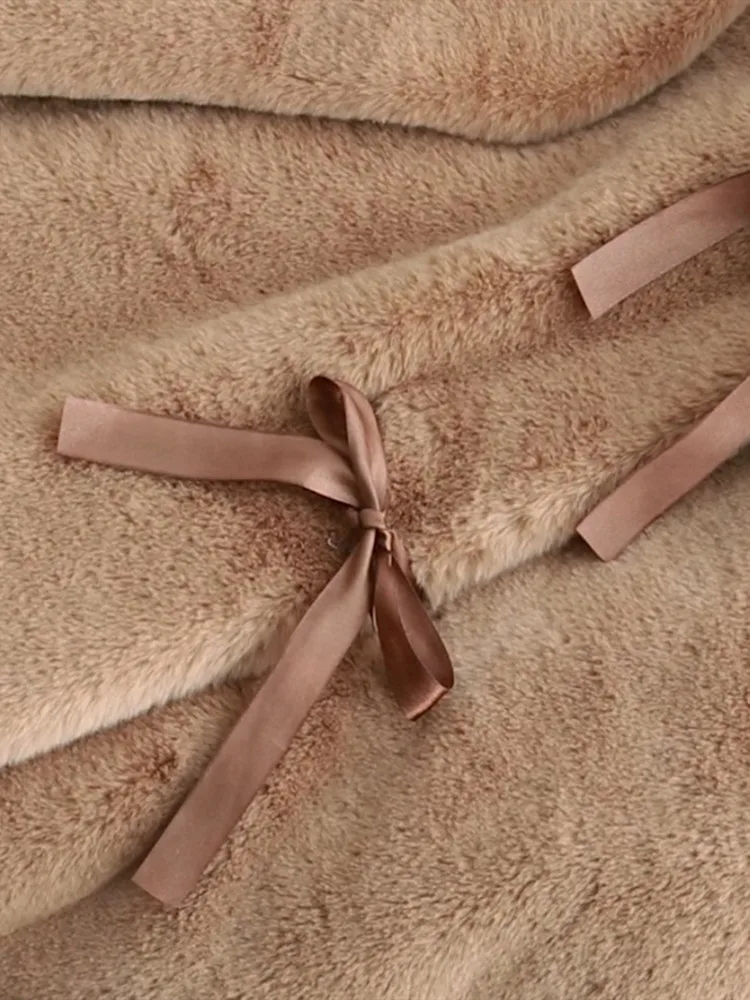 لينة فتاة أفخم سترة المرأة الجديدة الخريف الشتاء رشاقته فو الفراء ملابس خارجية لطيف القوس ضمادة آذان الدب مقنعين معاطف الفراء الطلاب