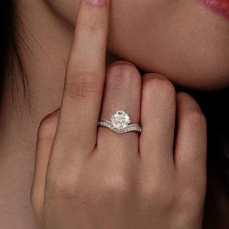 

MUXIFC 1/2CT Moissanite Rings for Women V Shape Crown Engagement Ring s925 Sterling Silver Wedding Band Fine Jewelry Gifts