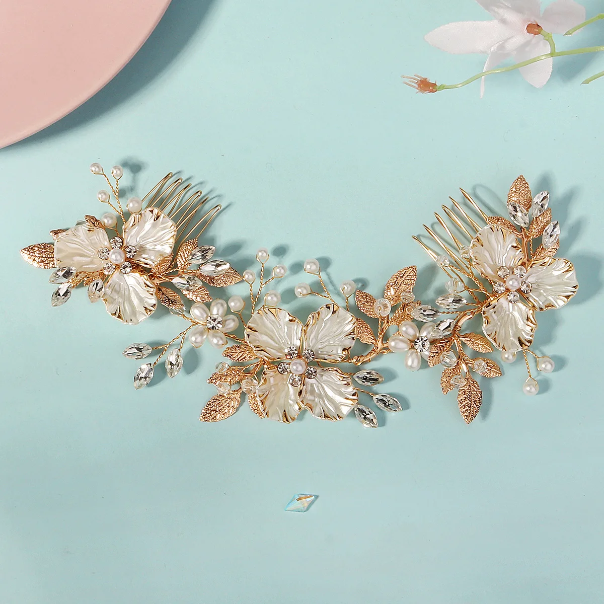 Latest Gold Handmade Pearl Flower Hair Comb Beautiful Rhinestone Hair Clip Bridal Headdress Wedding Accessories image 3