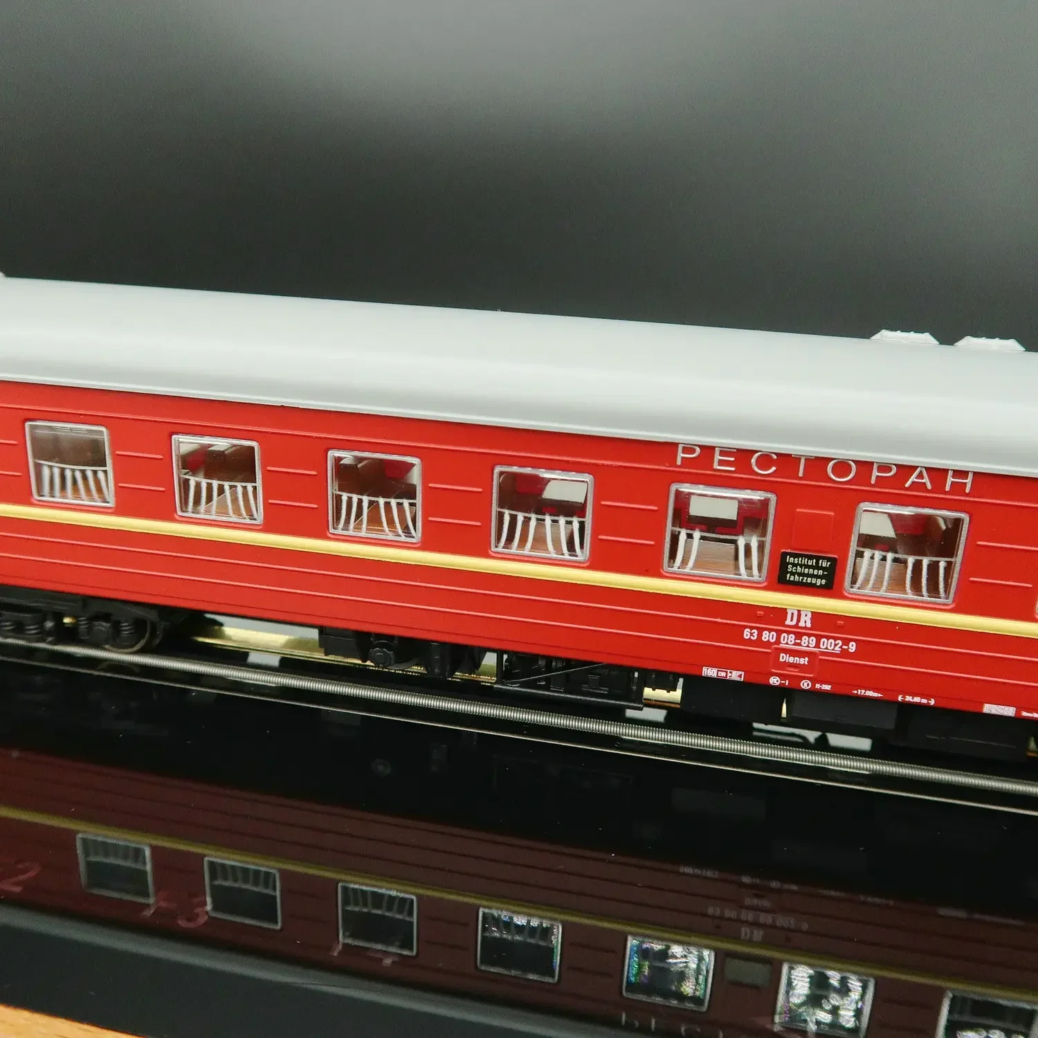 HERIS HO Train Model 1/87 11250 DR 4th Generation Red Dining Car Train Two Models Available