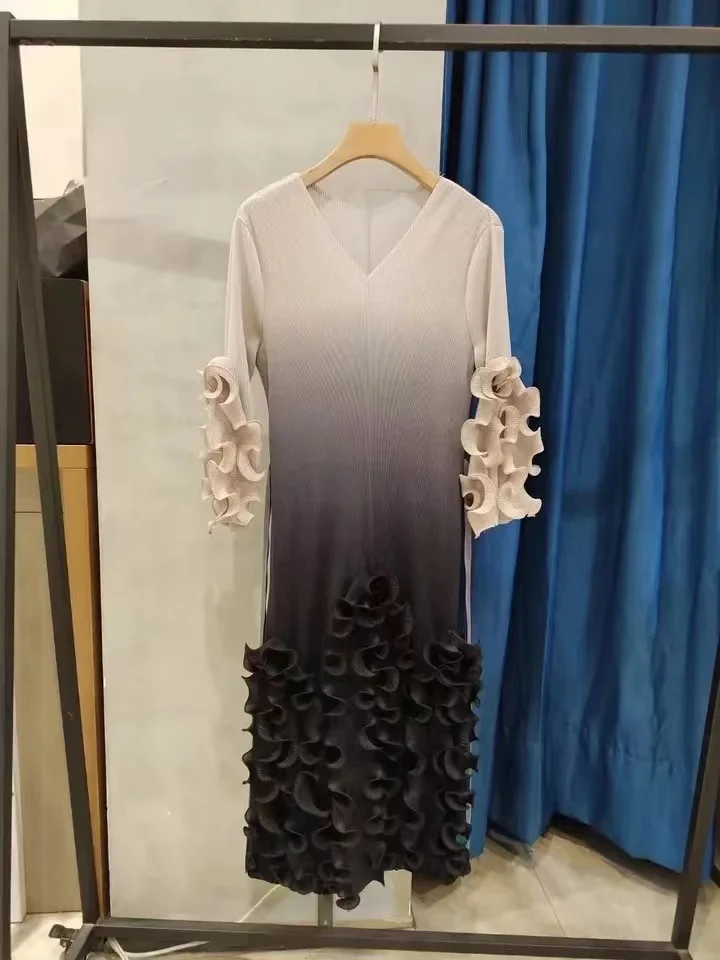 Vestido gradiente plissado feminino com decote em v, Roupas Miyake, cinto estilo festa, plissado, vestidos versáteis, moda verão, 2022