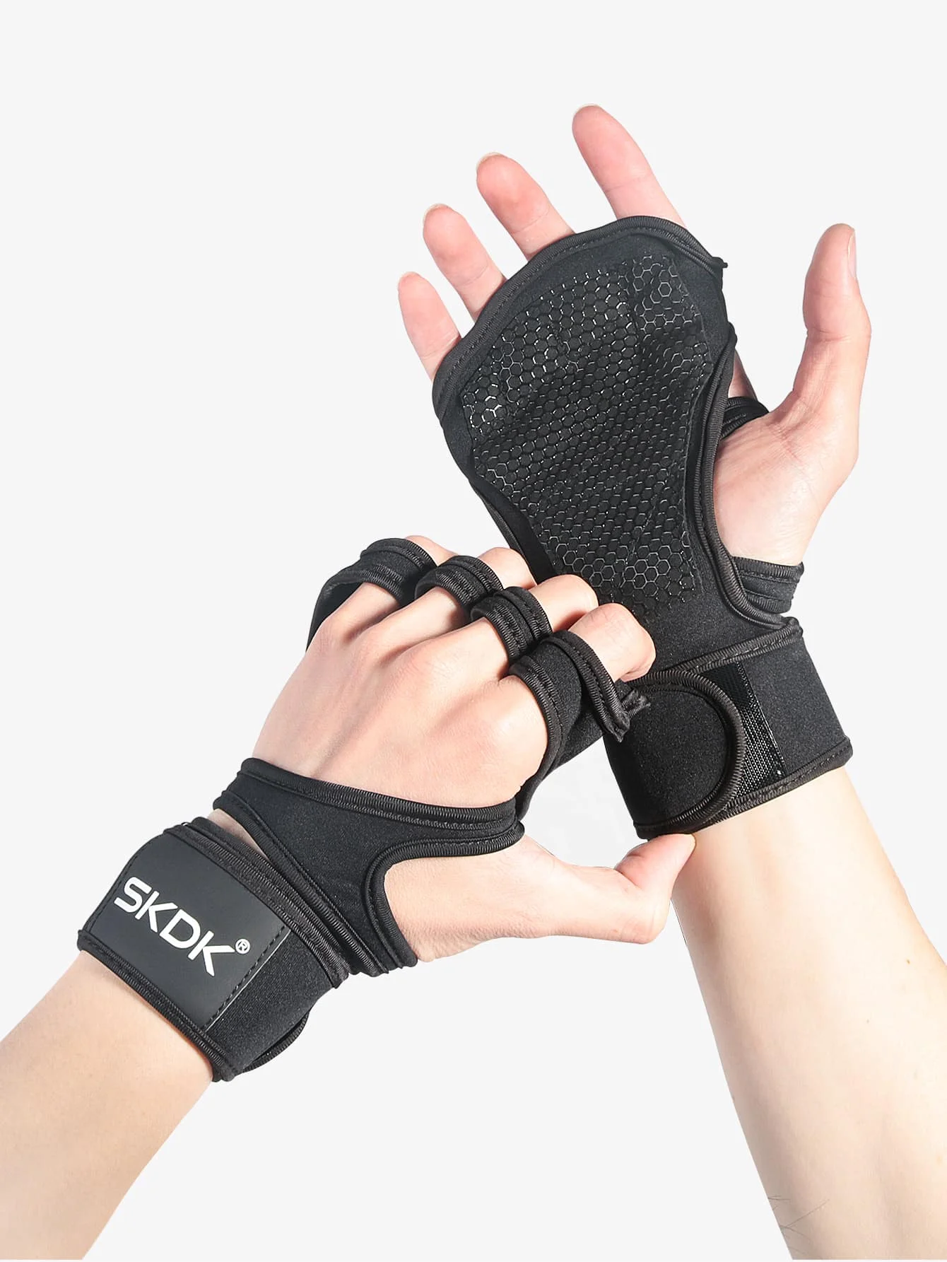 

SKDK 1 Pair Ventilated Weight Lifting Workout Gloves For Men Women, Built-In Wrist Wraps And Non-Slip Palm Silicone Exercise Gym Gloves For Cross Training Powerlifting.