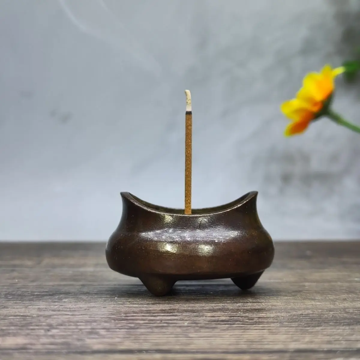 

Collection incense burner three-legged binaural household Xuande ornament bronze objects for Buddha incense burner