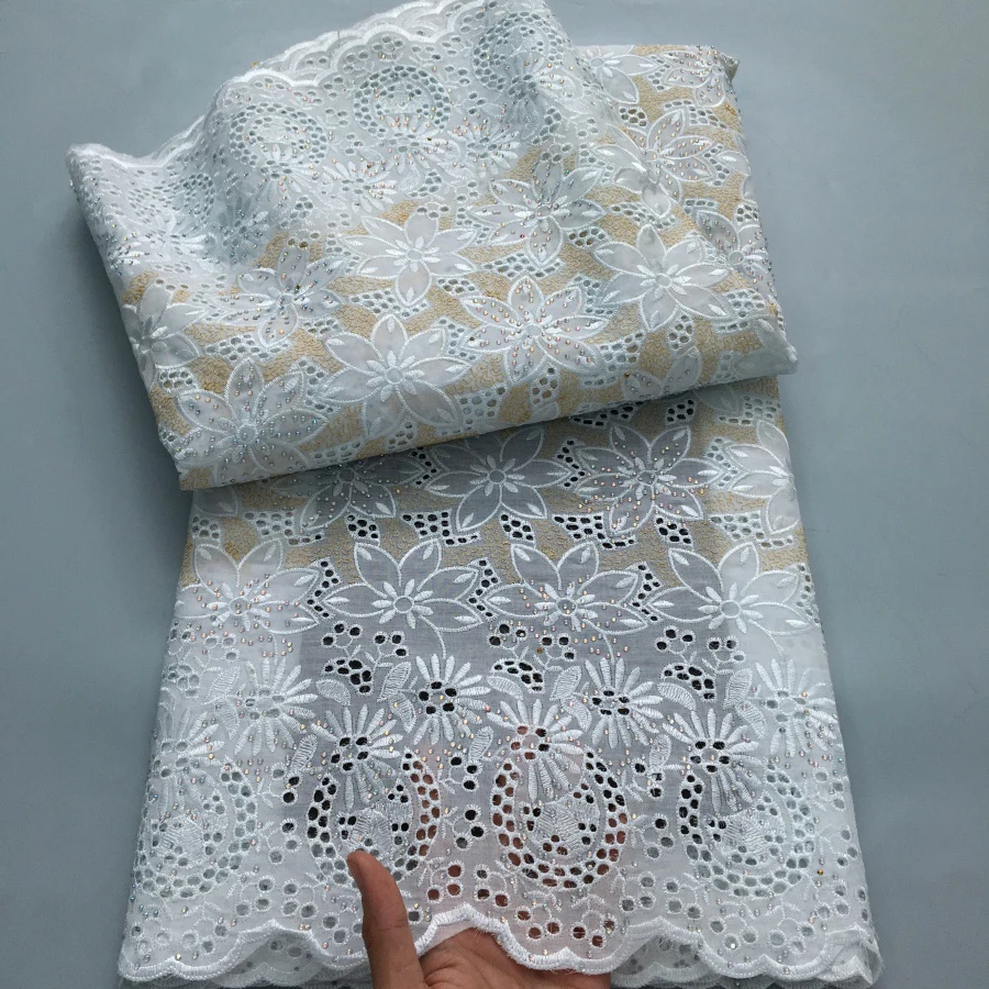 

Африканская нигерийская кружевная ткань со стразами, 2025 г., высококачественная швейцарская хлопковая кружевная ткань для женщин, свадебные платья, шитье A4212