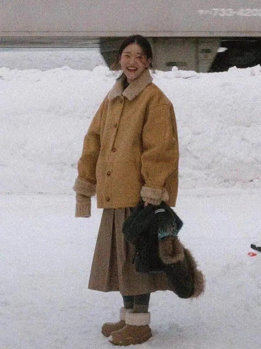 

Retro Sle Women's Lamb Fur Collar Jaet Loose Fit Warmth Inteated Velvet Inner Long Sve Button Closure Coat