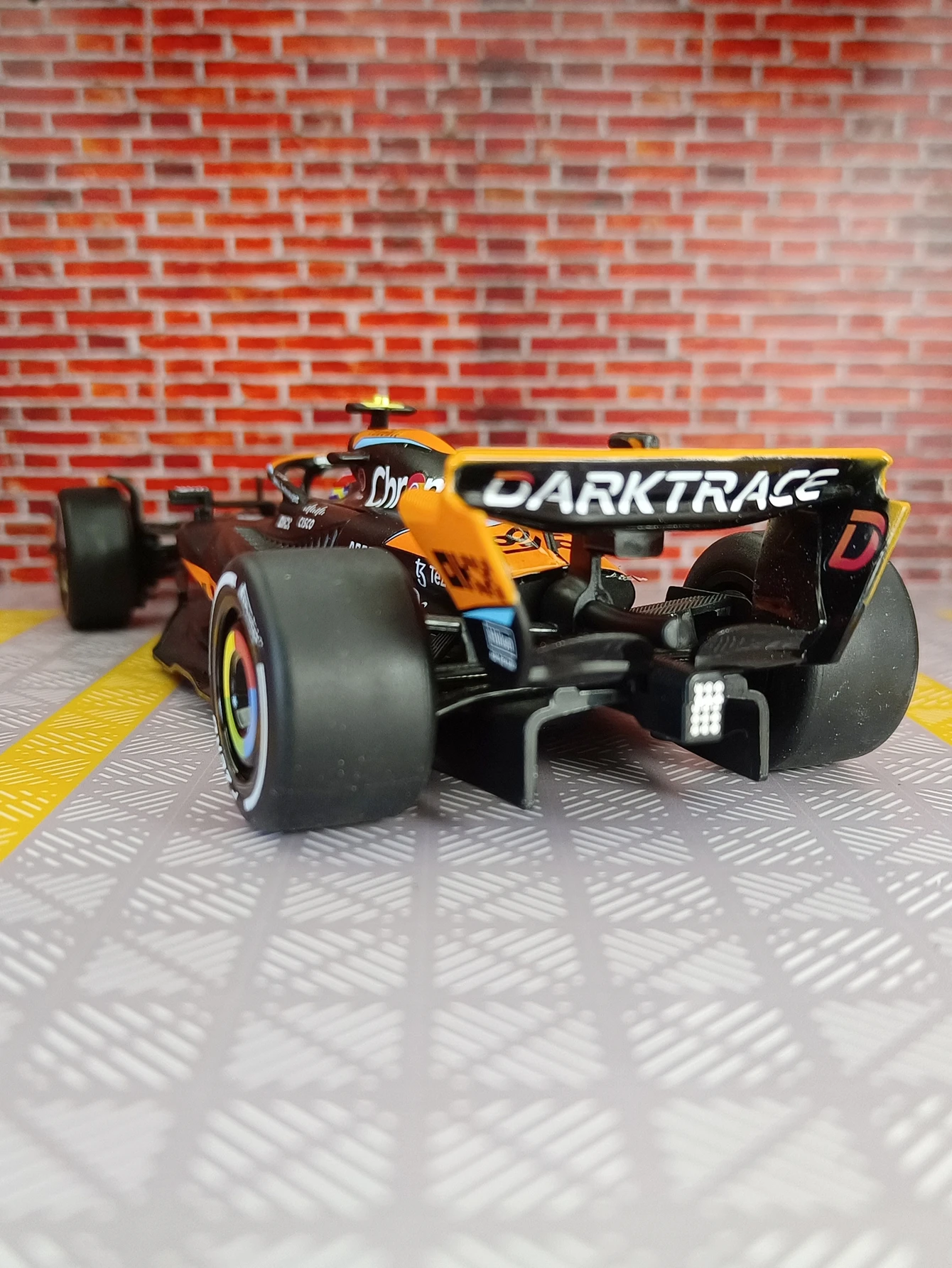 CCA 1: 24 simulation McLaren MCL60 Australian race alloy rally car model static desktop ornament rich in details, finely crafted
