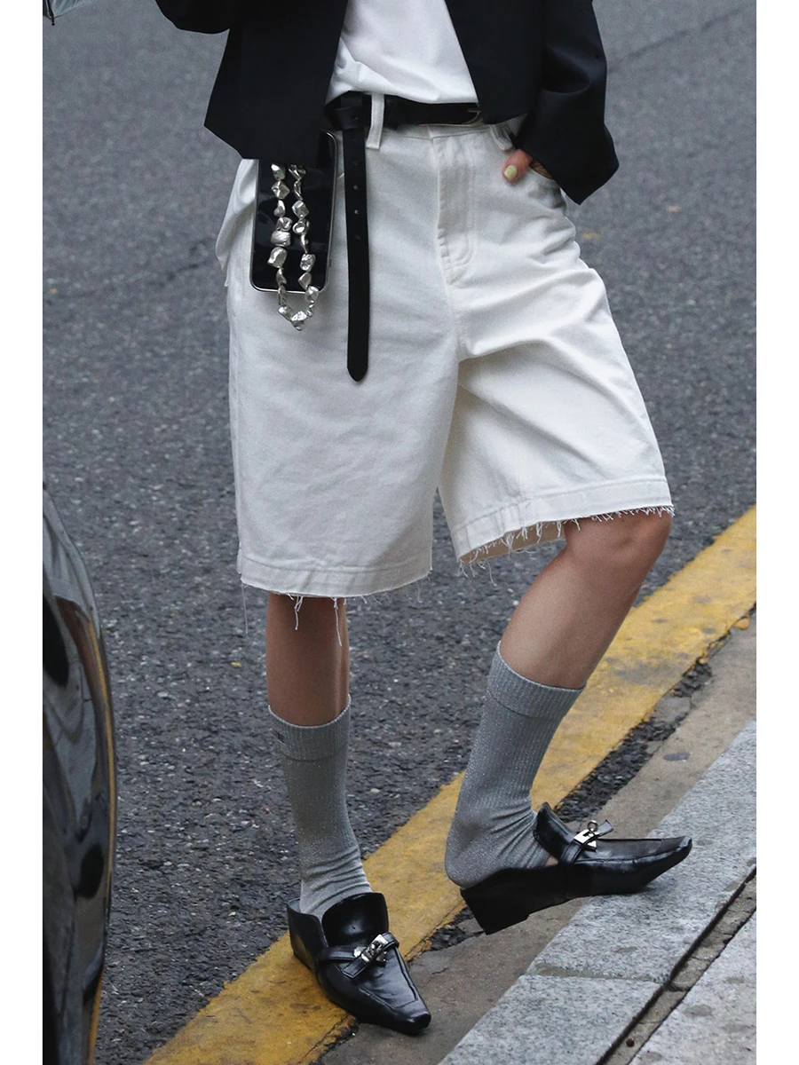 

Holalem Clean Simple White Washed Design Casual Jeans Mid-Length Pants Straight Leg Fit Natural Waist Zipper Closure