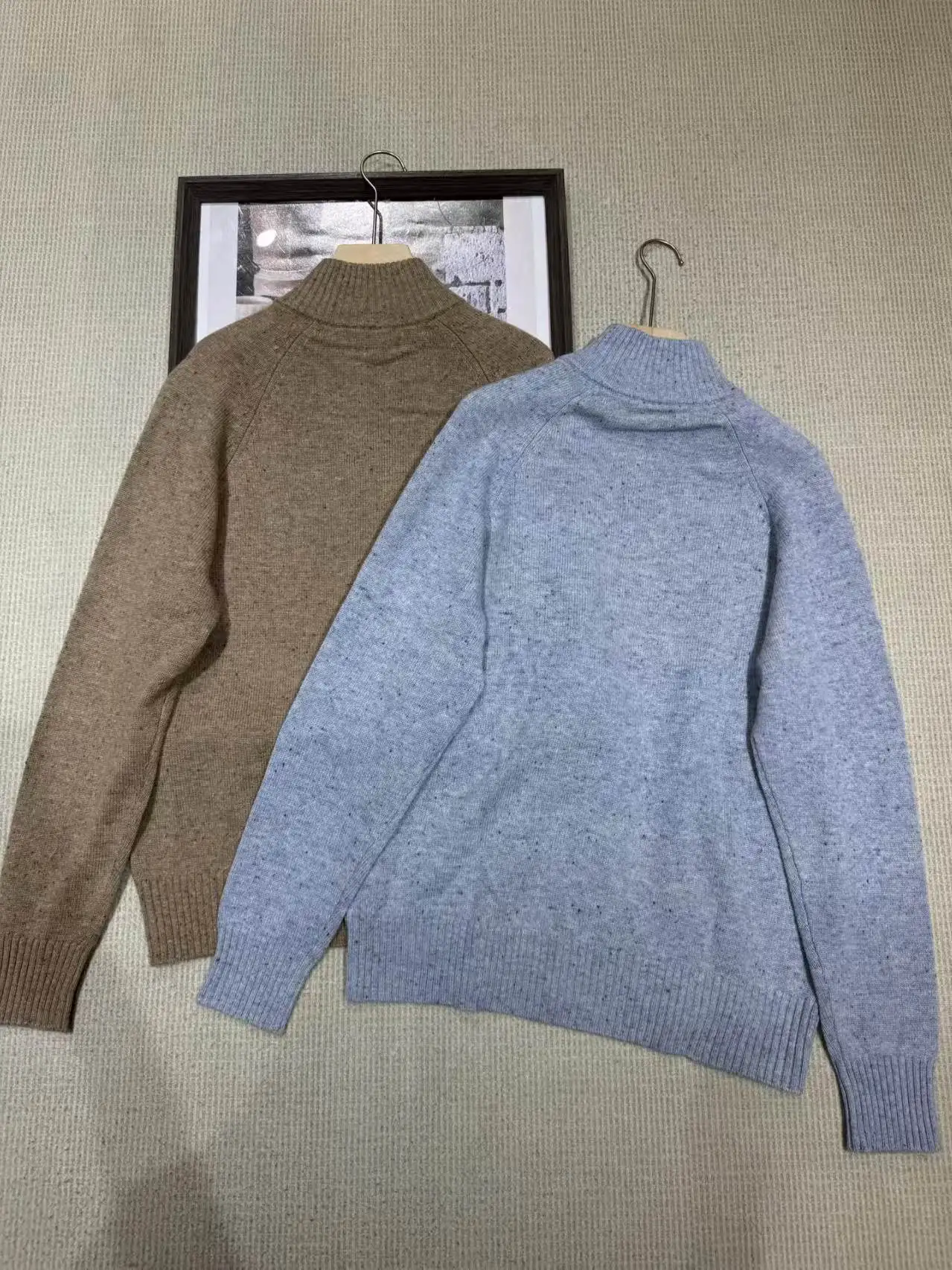 เสื้อสเวตเตอร์แคชเมียร์ผู้ชายแบบใหม่ปี 2025 คอปกตั้ง พร้อมลายดอกไม้ถักแบบคาร์ดิแกน เนื้อหนา อุ่น