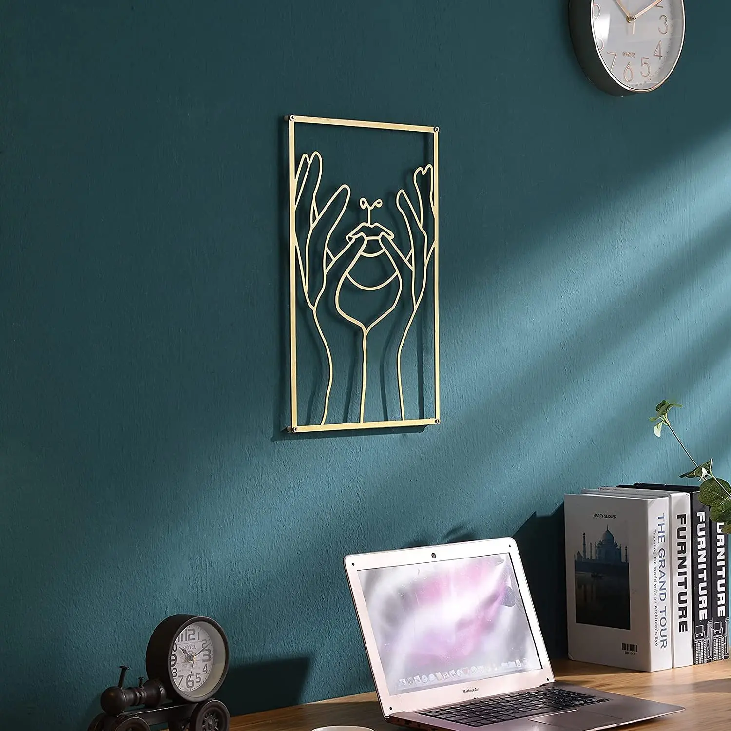 Decorative Women Silhouette Iron Wall Ornament