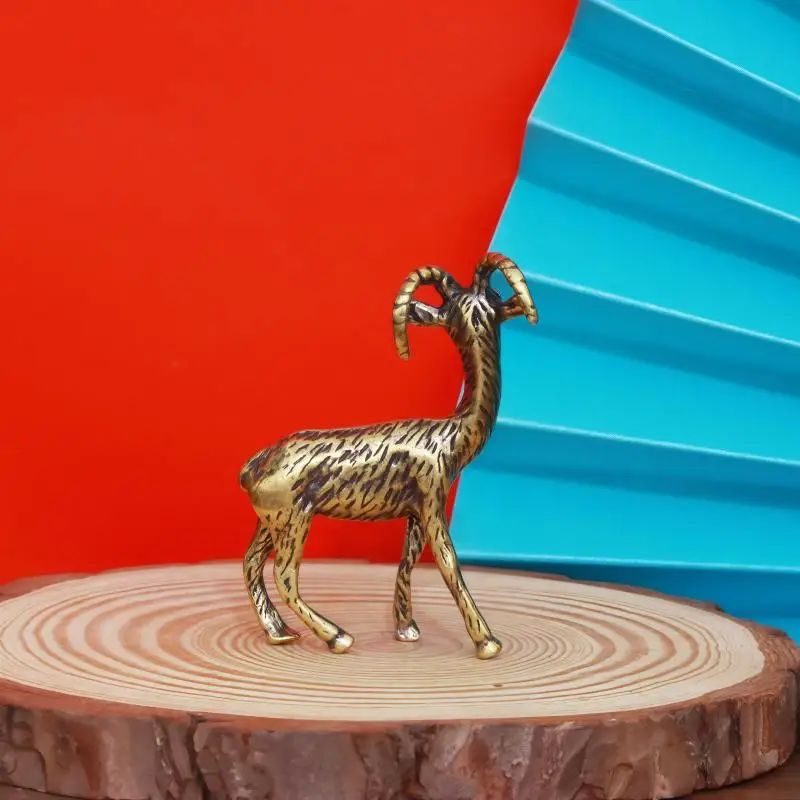 Antike Ziegenfigur aus Messing mit handgeschnitzten Details, antikes Messingfinish, perfekt für die Dekoration von Wohn- und Büroräumen, Sammlerstück, Geschenkidee. – Detail 13